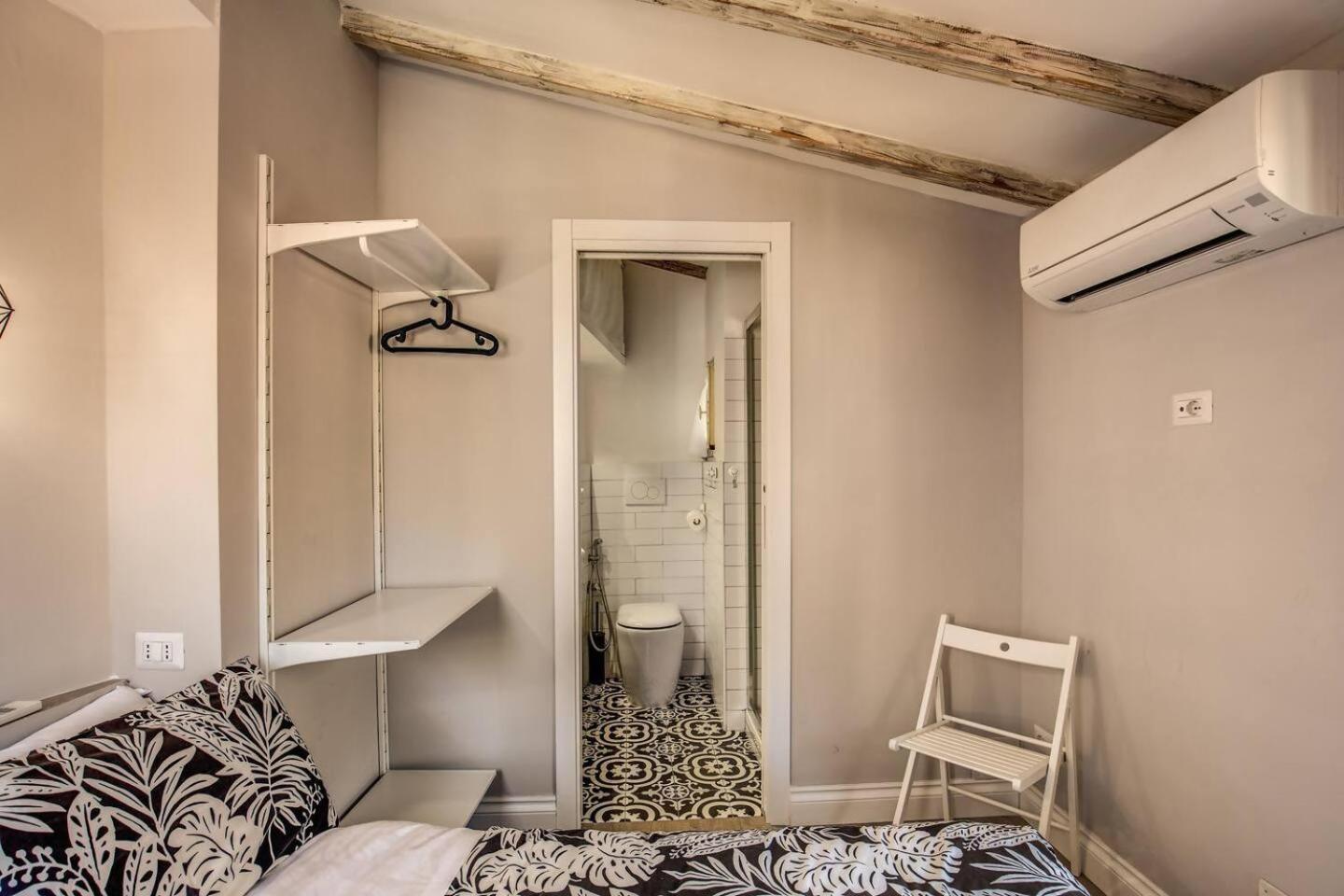 Apartmán Attic With Terrace By Trevi Fountain Řím Exteriér fotografie