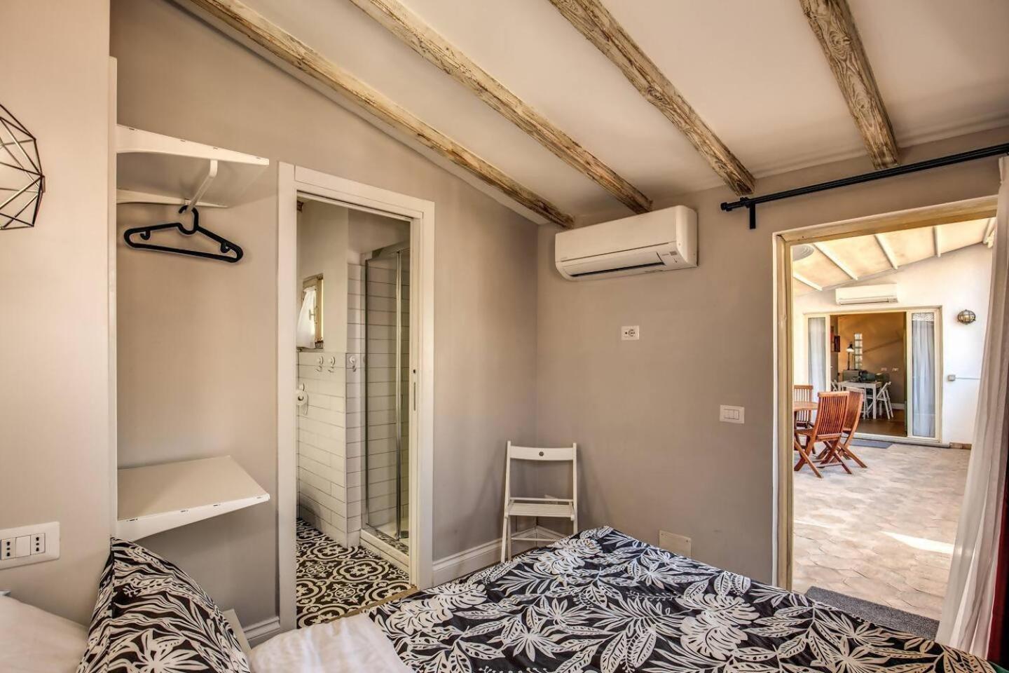 Apartmán Attic With Terrace By Trevi Fountain Řím Exteriér fotografie