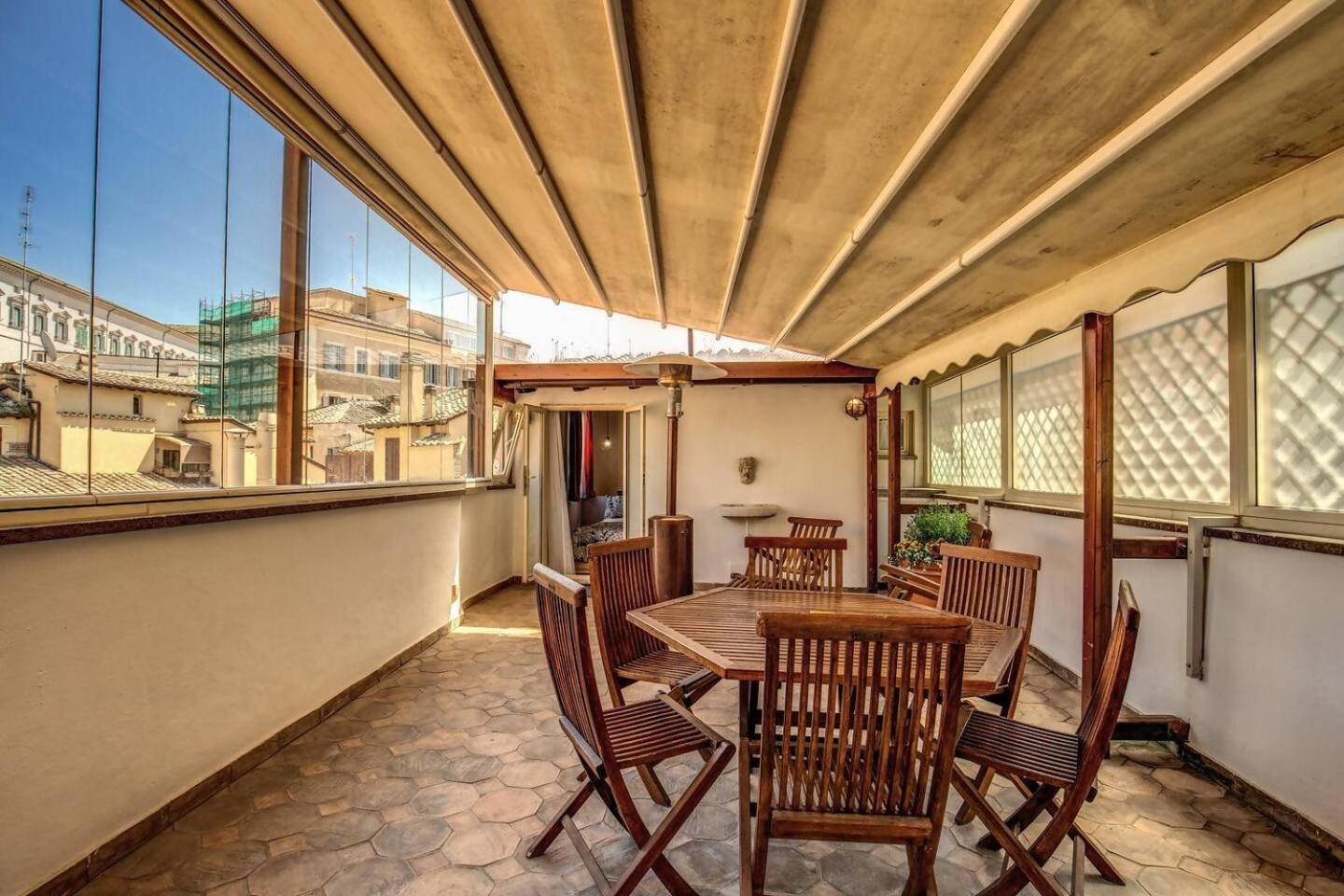 Apartmán Attic With Terrace By Trevi Fountain Řím Exteriér fotografie