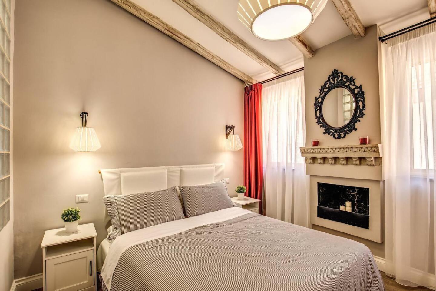 Apartmán Attic With Terrace By Trevi Fountain Řím Exteriér fotografie