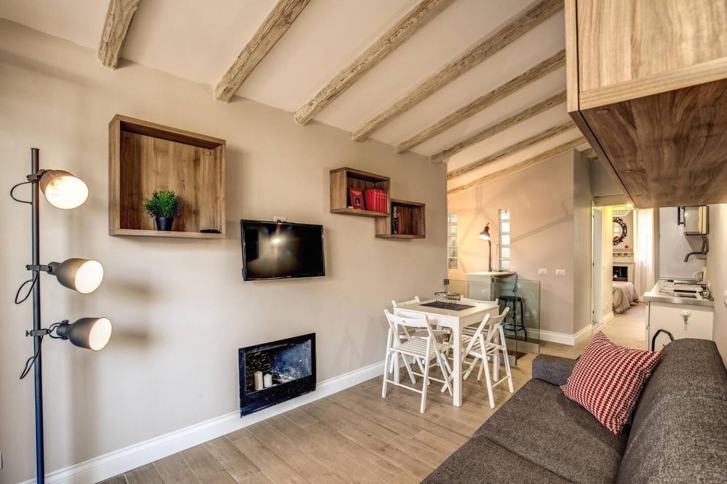 Apartmán Attic With Terrace By Trevi Fountain Řím Exteriér fotografie