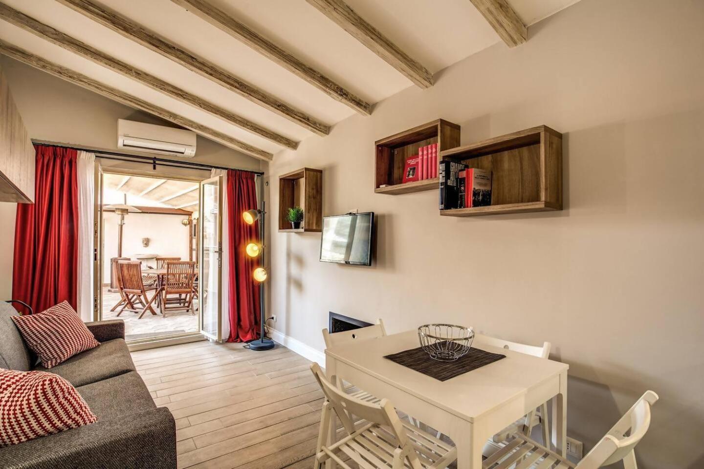 Apartmán Attic With Terrace By Trevi Fountain Řím Exteriér fotografie